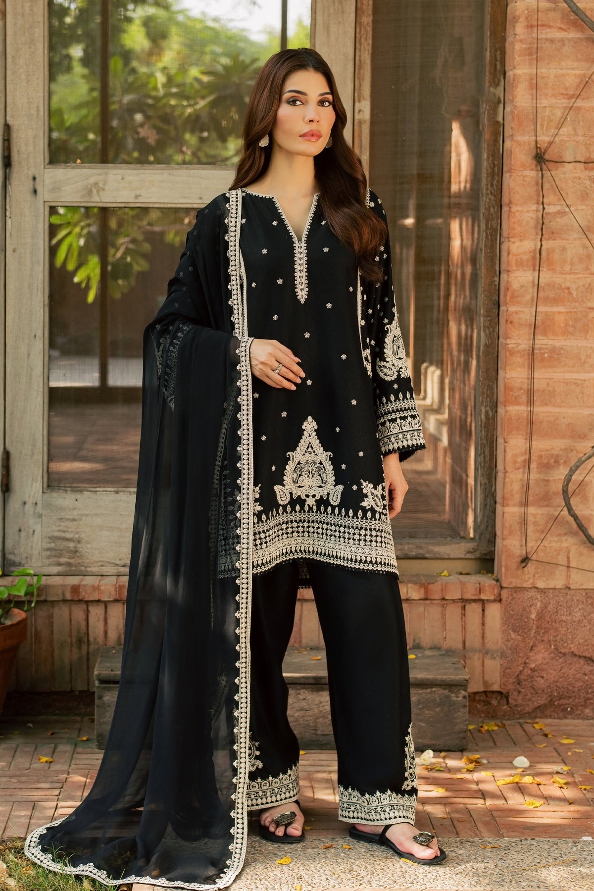 Black Arwa 3Pc - Embroidered Karandi Pret