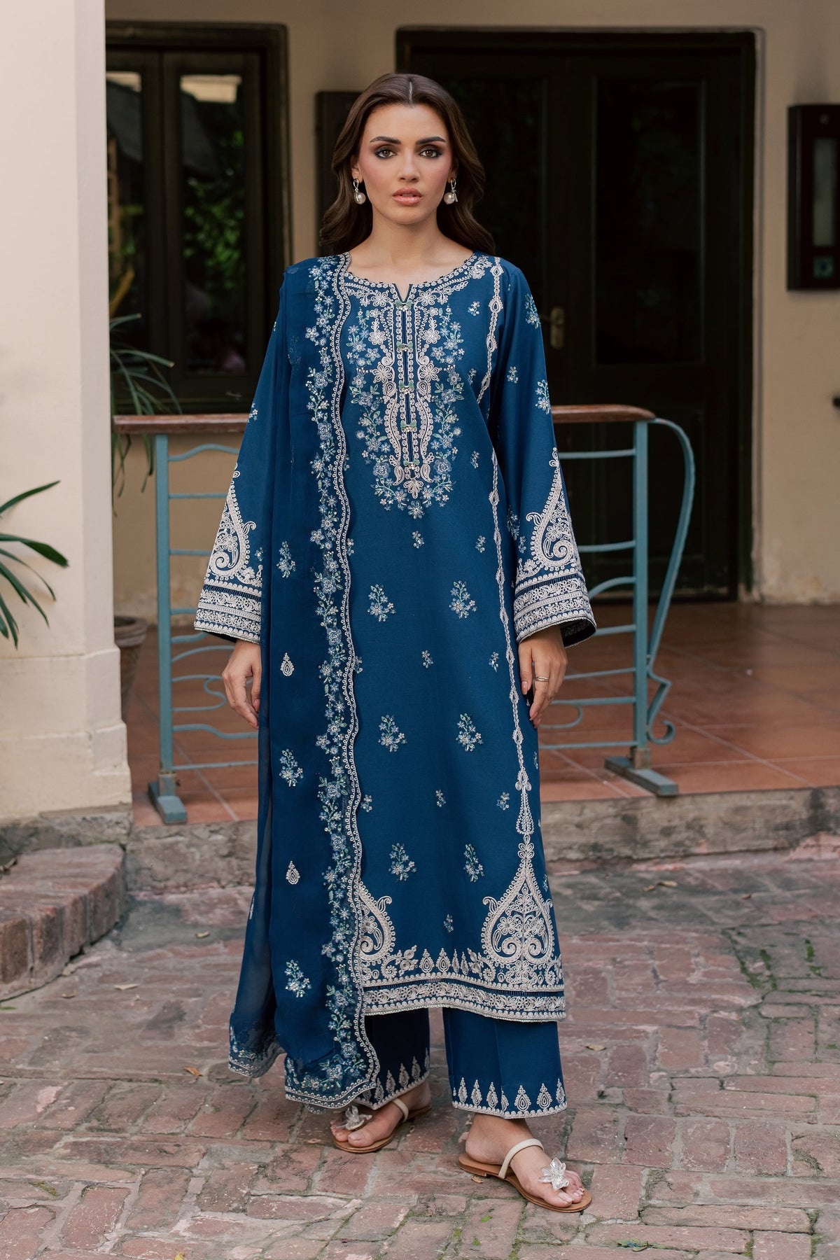 Nohur 3Pc - Embroidered Khaddar Pret
