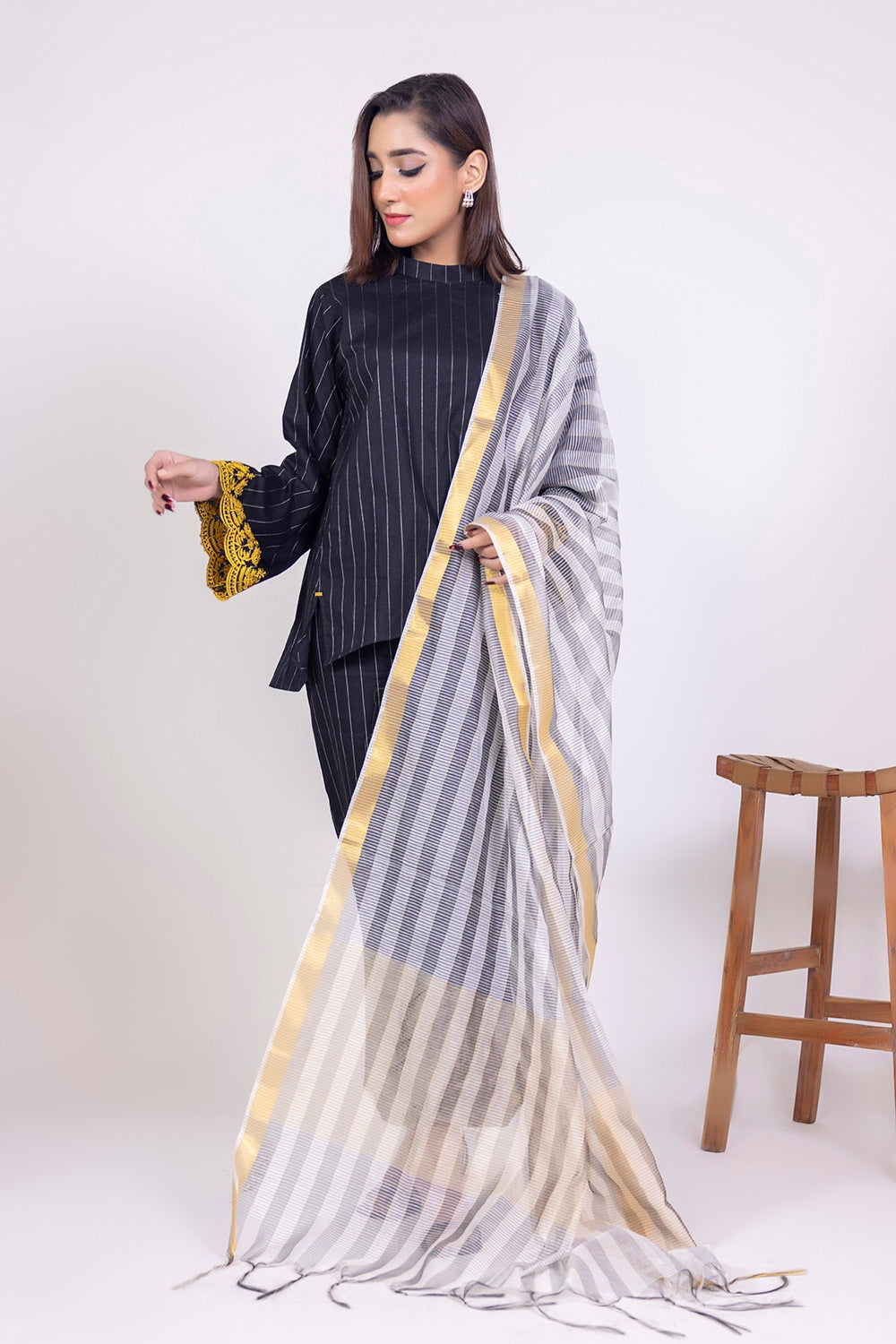 Jacuard Dupatta