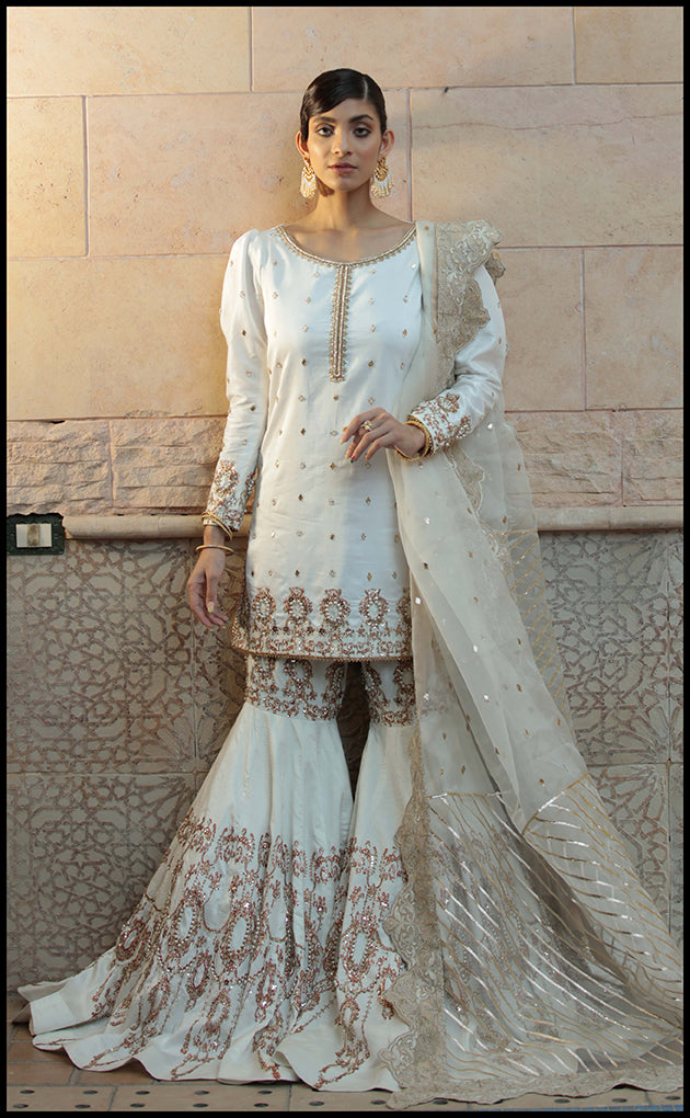 https://cdn.shopify.com/s/files/1/0560/5431/7229/products/white-true-formals-115698.jpg?v=1664393056