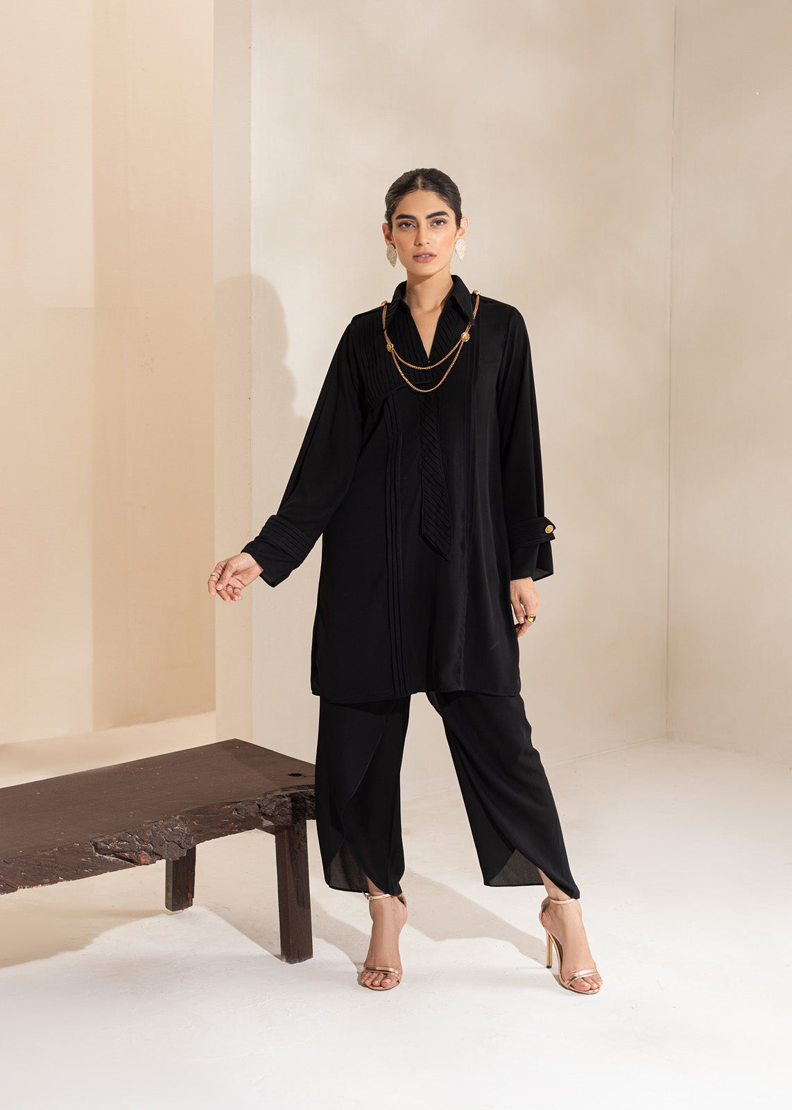 https://cdn.shopify.com/s/files/1/0412/9311/9639/products/zuri3.jpg?v=1755496413