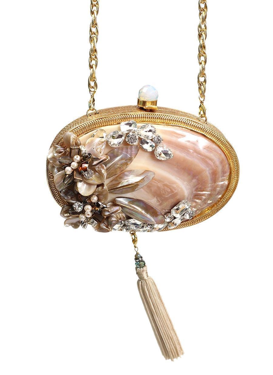 https://www.farahtalibaziz.com.pk/images/thumbs/0000338_oval-clutch.jpeg