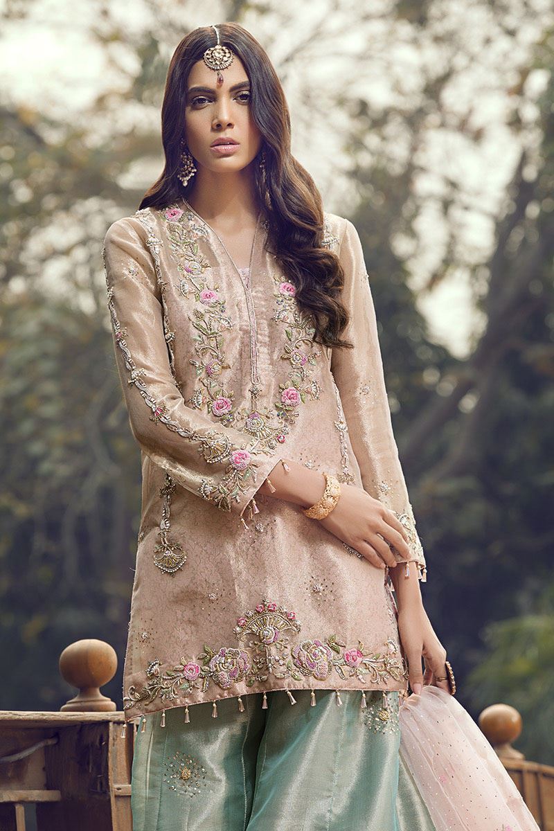 Pink rose on gold
