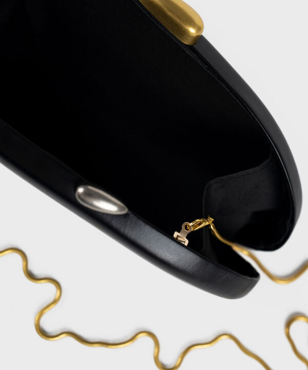 Black Clutch
