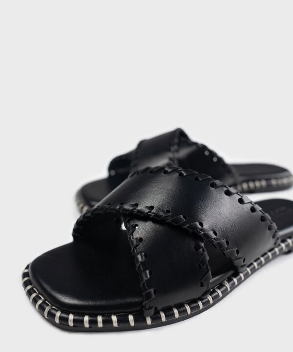 BLACK SANDALS