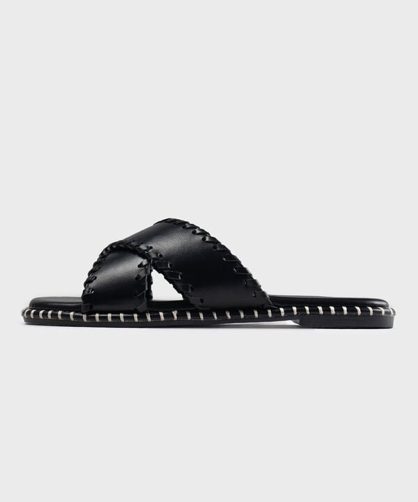 BLACK SANDALS