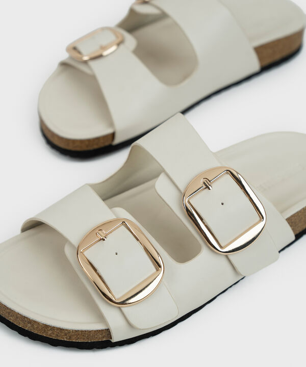 BEIGE SANDALS