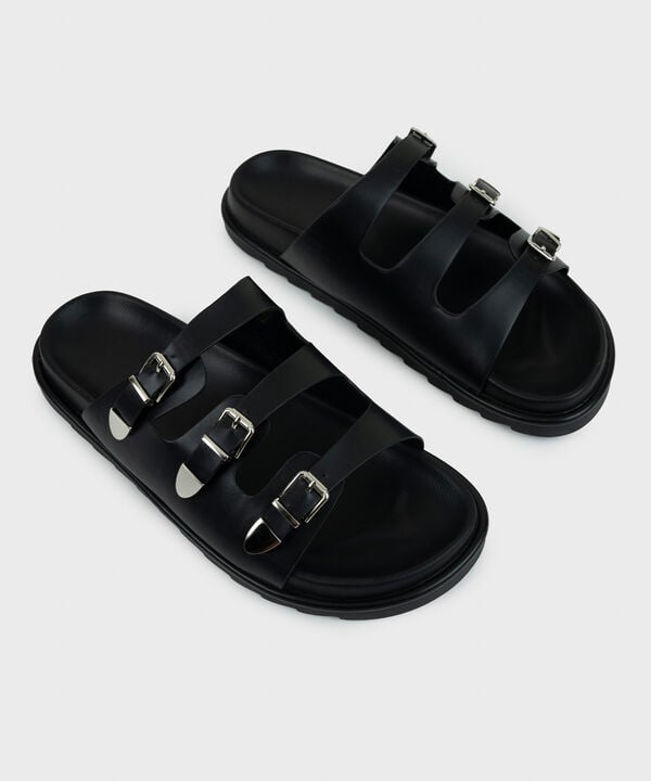 BLACK SANDALS