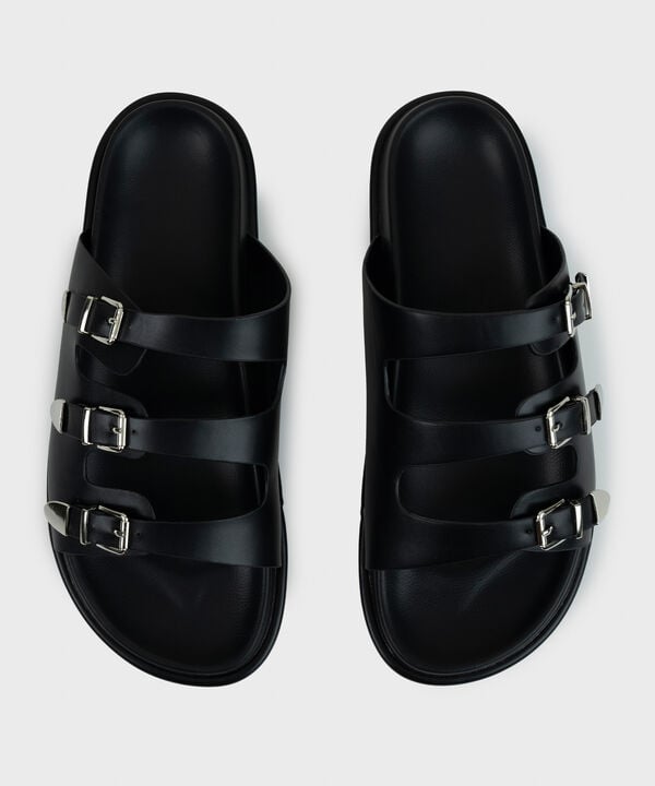 BLACK SANDALS