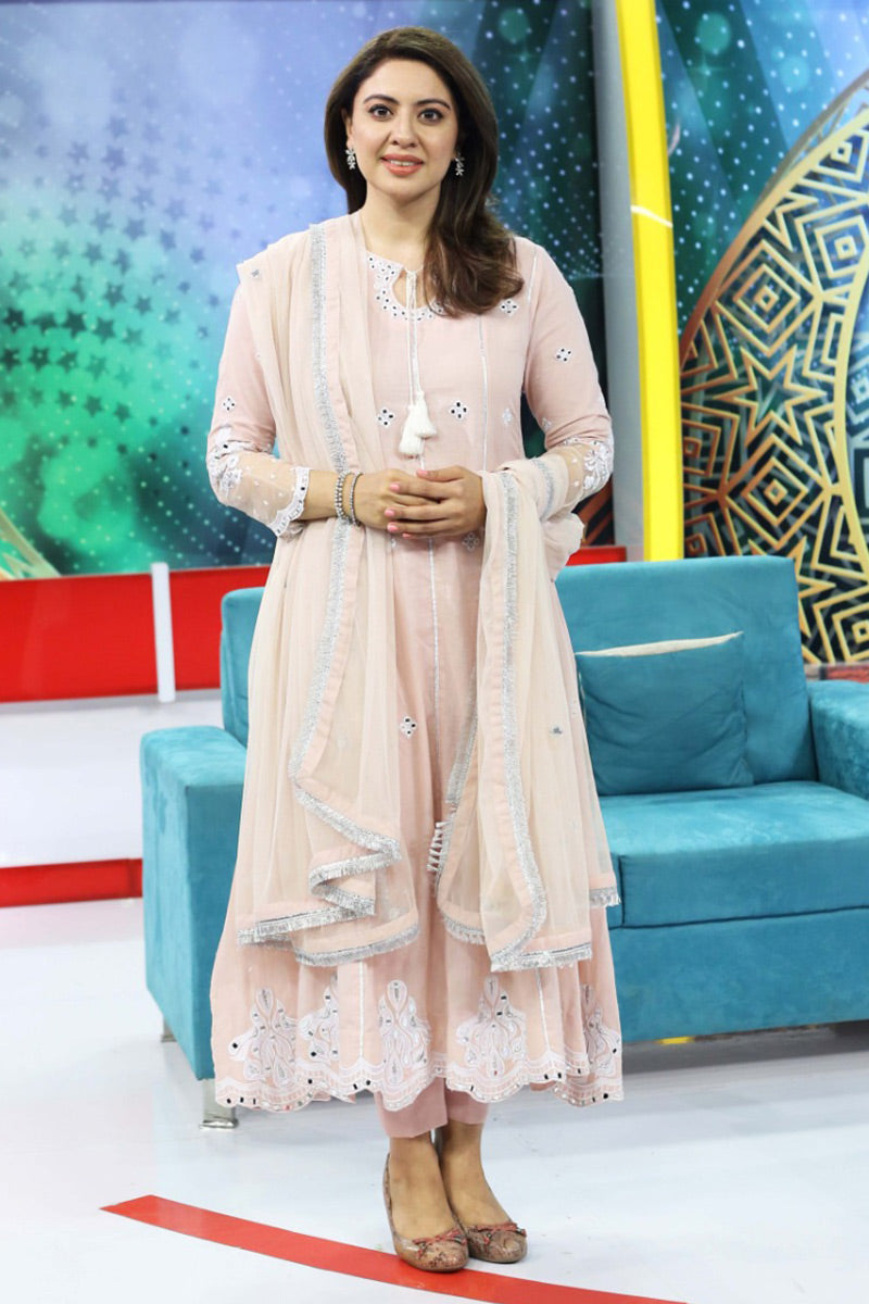 Ajn-0016 with Timeless Appeal