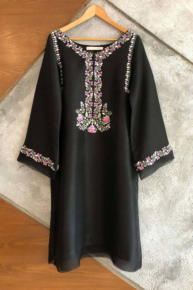 https://cdn.shopify.com/s/files/1/0799/2921/3243/files/0001431_raw-silk-with-floral-embroidery.jpg?v=1692428306