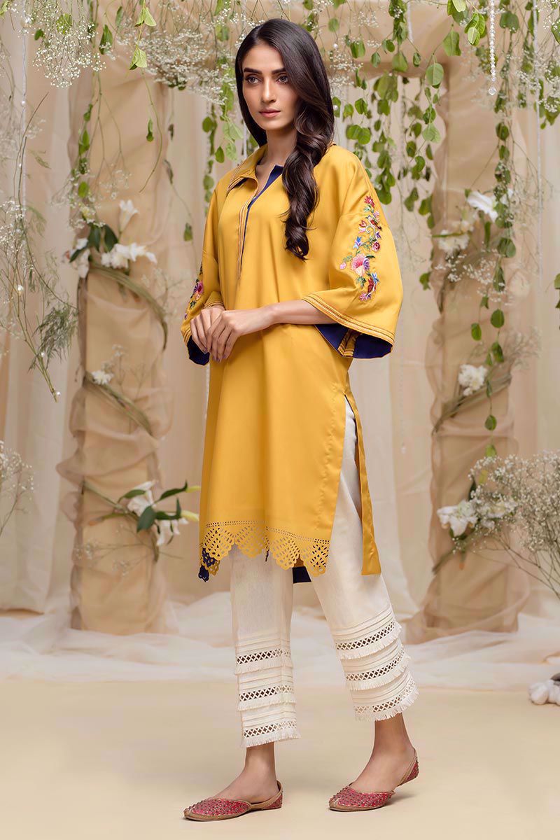 Collar shirt with laser and embroidery