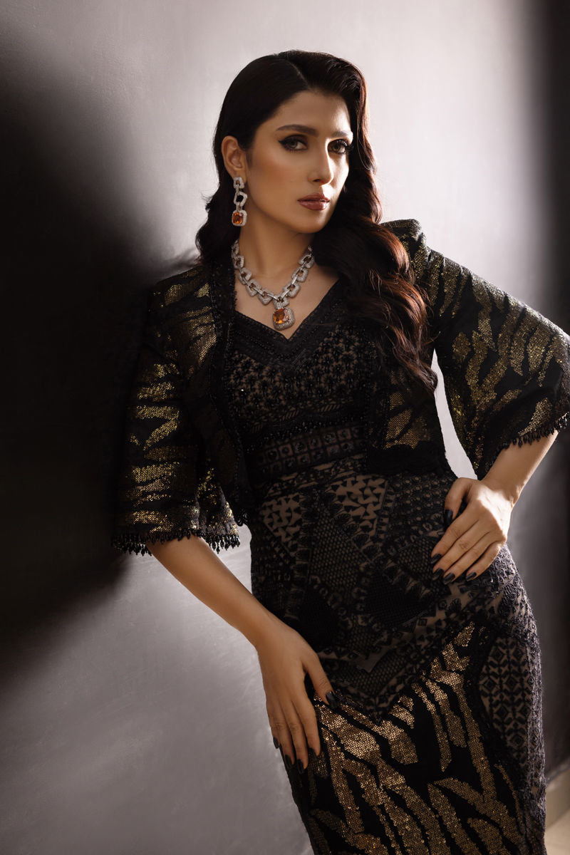 https://cdn.shopify.com/s/files/1/0752/6187/0325/files/0001825_ayeza-khan-in-hestia.jpg?v=1750838908