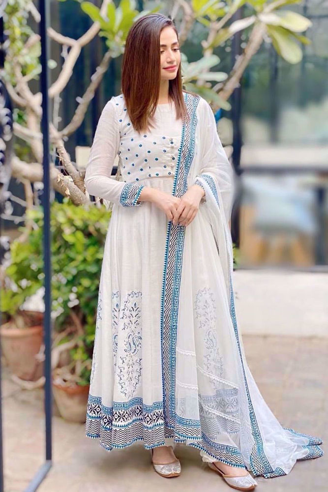 Ice waves Pishwas and Dupatta