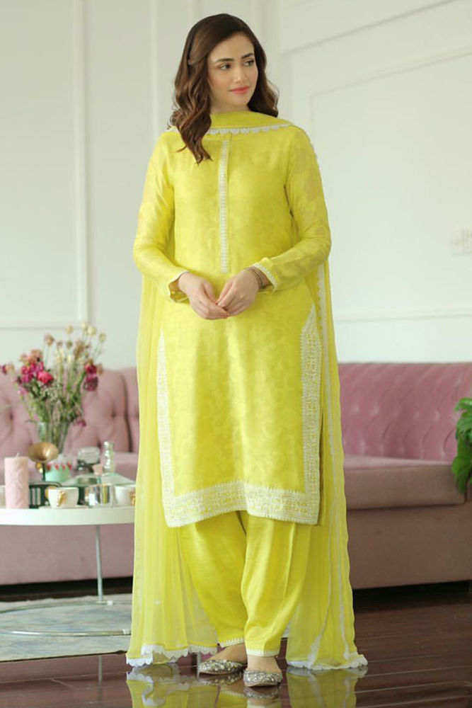 Floating Pearl Shirt and Dupatta With Pants