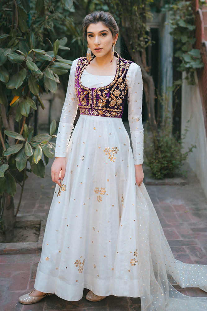 Saturn Affair with Timeless Appeal | Ansab Jahangir