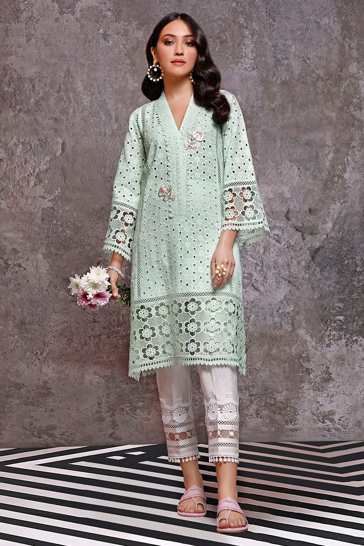 Neena – Mint