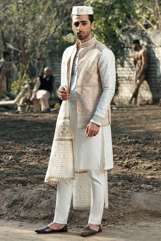 https://www.mohsinnaveedranjha.com/images/thumbs/0002379_rustam_1000.jpeg