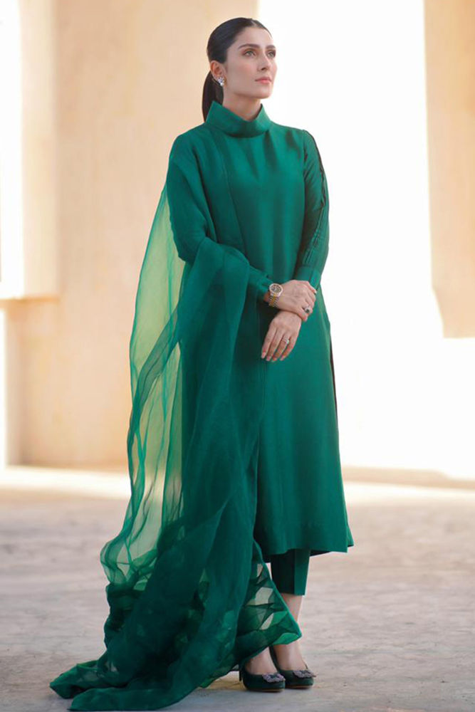 Almas with Timeless Appeal | Ansab Jahangir
