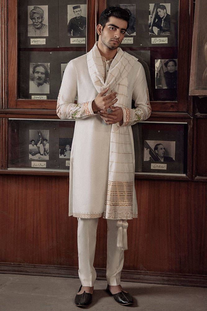 https://www.mohsinnaveedranjha.com/images/thumbs/0002760_raees_1000.jpeg