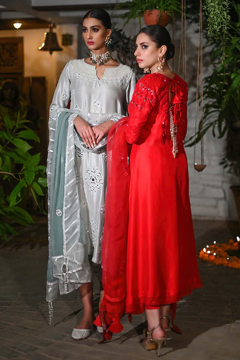 https://www.amnaarshad.pk/images/thumbs/0003477_surkh-peshwas.jpeg
