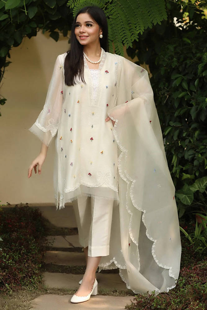 https://www.faridahasan.com/images/thumbs/0003532_multi-bow-white-with-slip_1000.jpeg