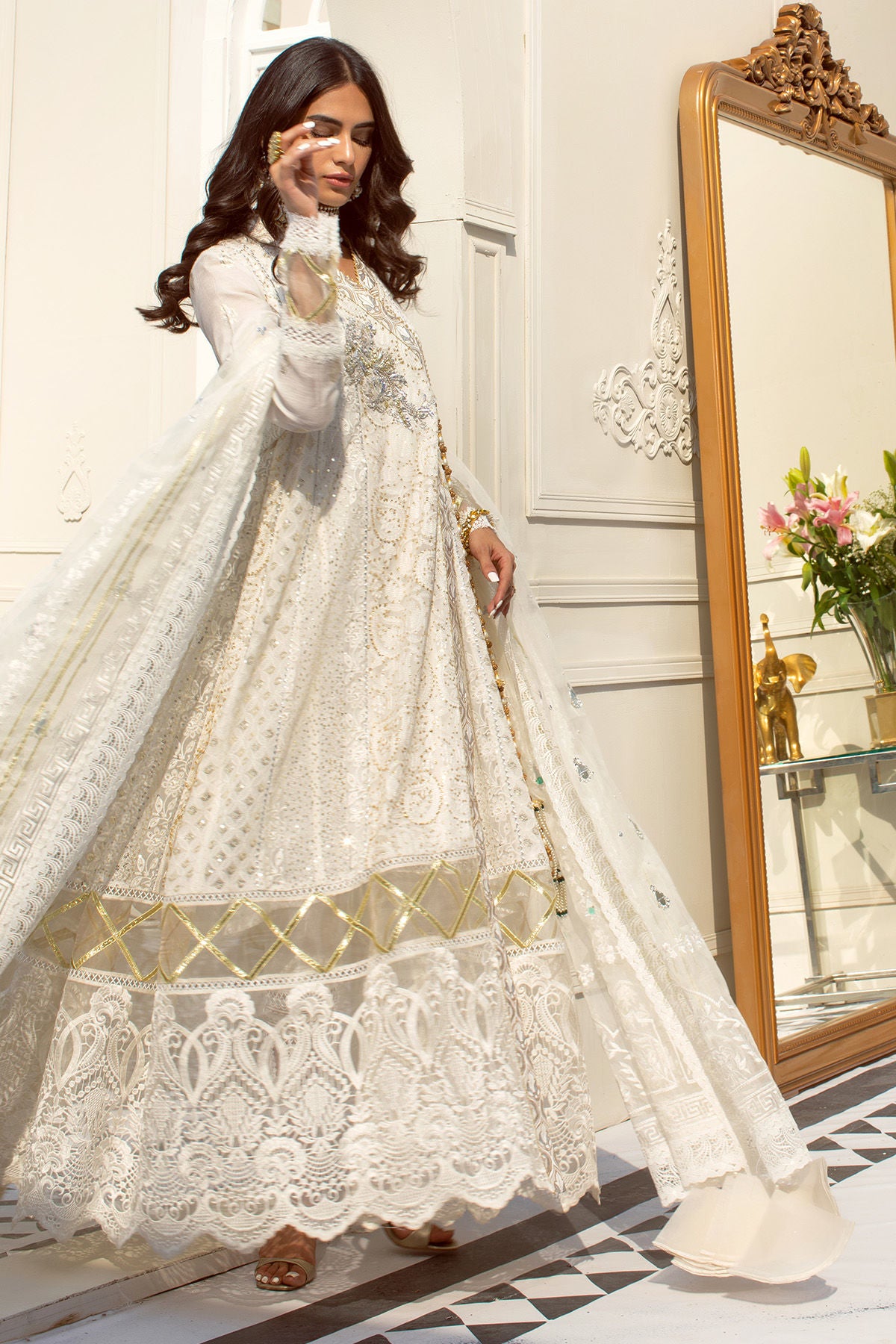 Roshni Chikankari Angharka