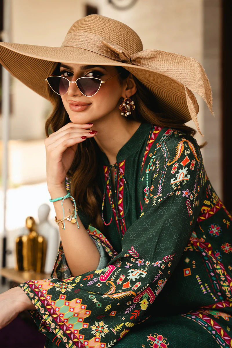 https://www.amnaarshad.pk/images/thumbs/0004037_lolita-kaftan.jpeg