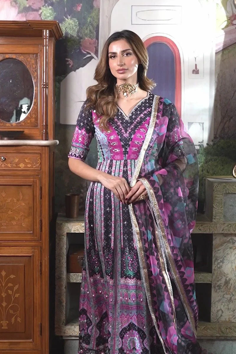 https://www.amnaarshad.pk/images/thumbs/0004043_leisha-shirt-and-dupatta.jpeg