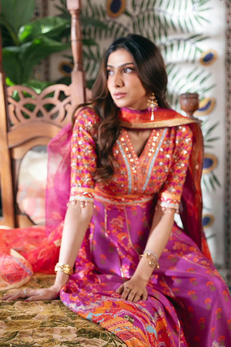 https://www.amnaarshad.pk/images/thumbs/0004135_suroor-shirt-and-dupatta.jpeg