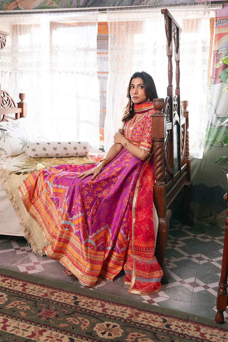 https://www.amnaarshad.pk/images/thumbs/0004137_suroor-shirt-and-dupatta.jpeg