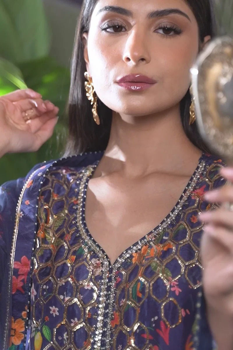 https://www.amnaarshad.pk/images/thumbs/0004147_zarnab-shirt-and-dupatta.jpeg