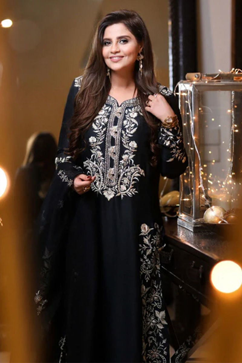 https://www.amnaarshad.pk/images/thumbs/0004194_sana-shirt-and-pants.jpeg