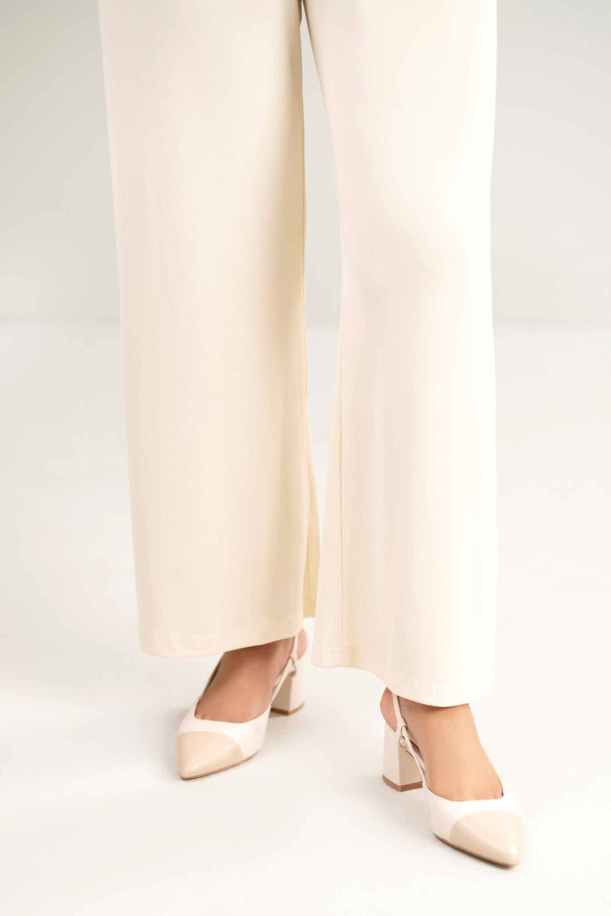 Off White Women Pant-440480107