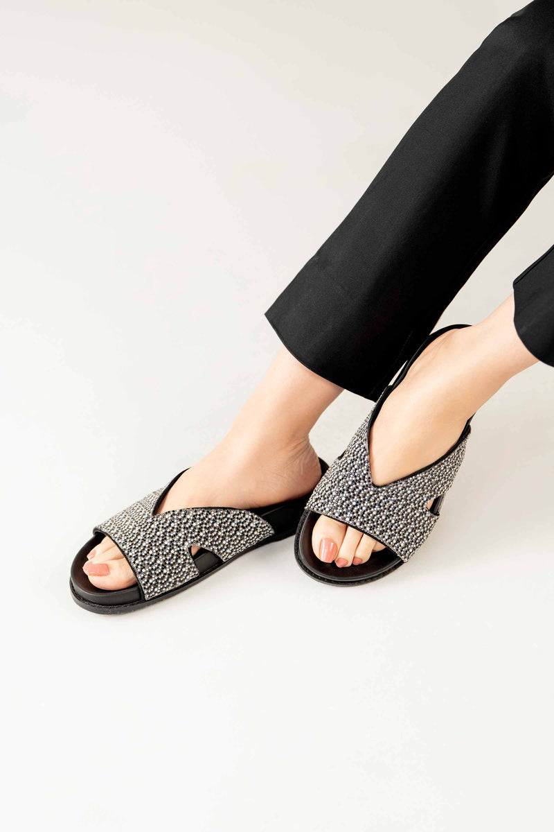 Black Chappal-440562903