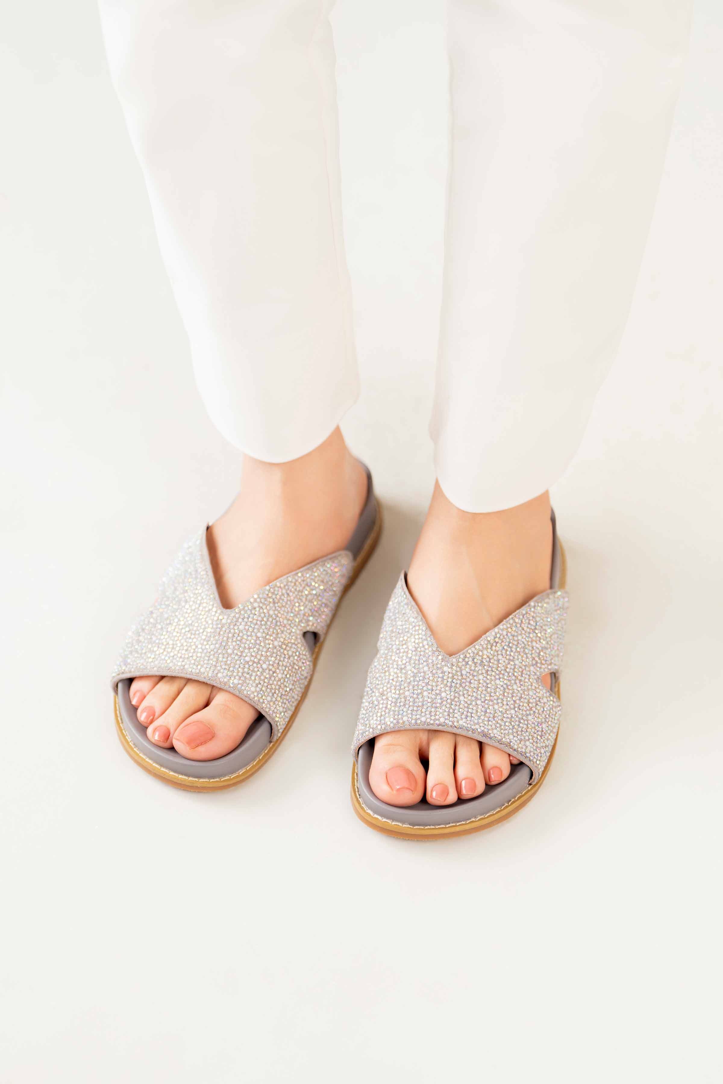 https://cdn.shopify.com/s/files/1/0534/2065/4791/files/000440563120-_2_30a71280-a6e4-4c9a-8b41-3b492f0883d1.jpg?v=1747385424