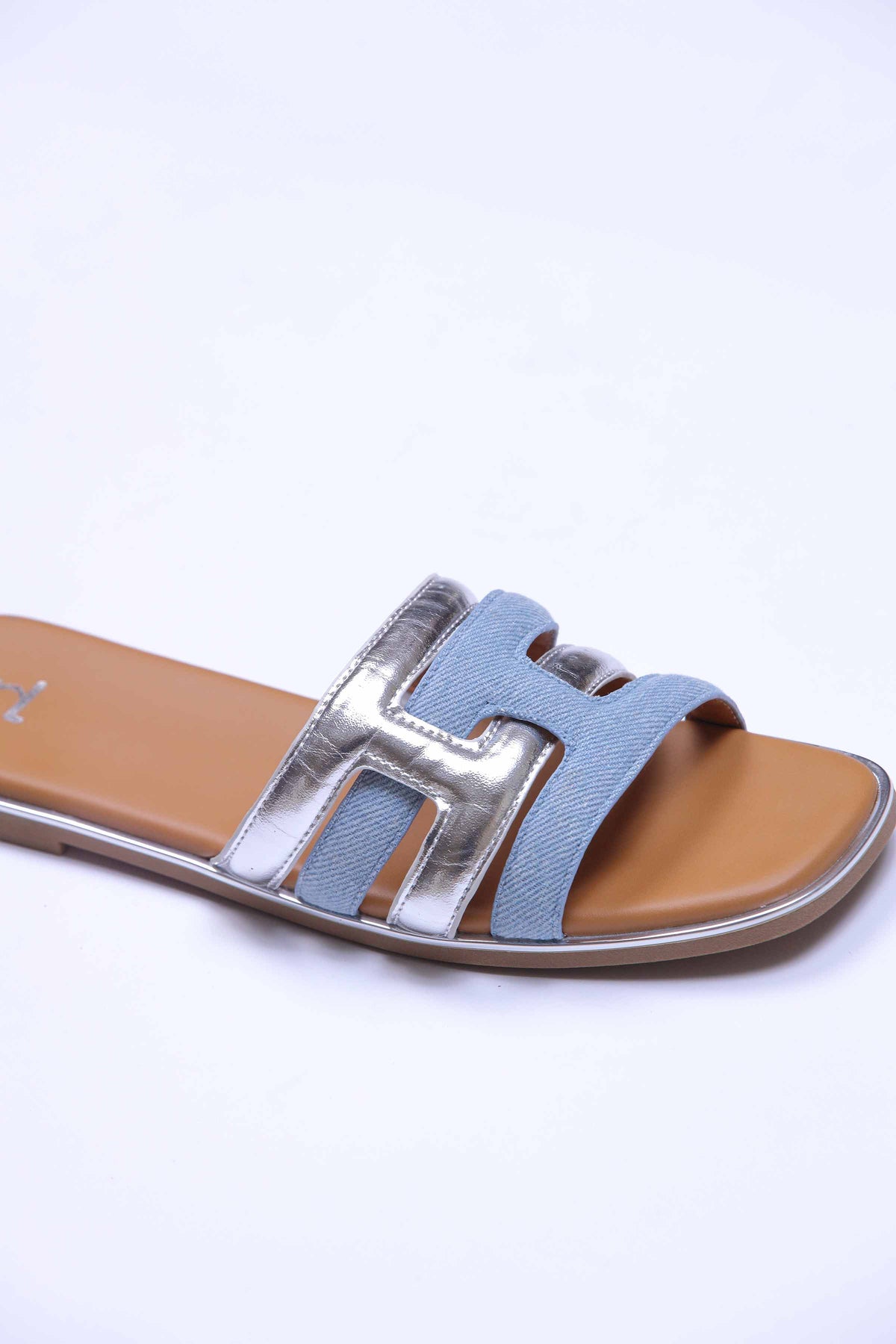 Silver Chappal-440592920