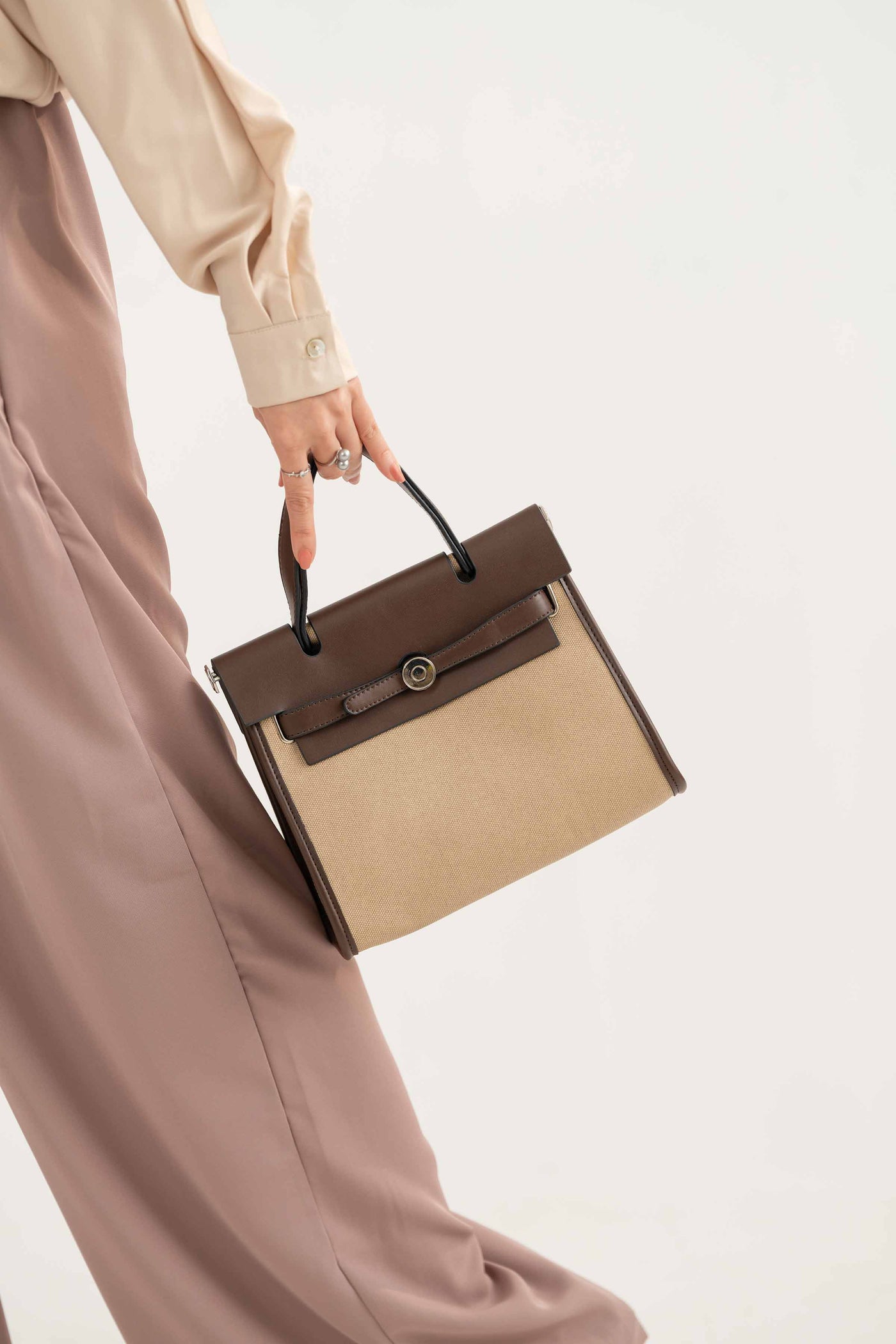 https://cdn.shopify.com/s/files/1/0534/2065/4791/files/000440822129-_4_206bb54c-3016-4ef4-b6de-599160ab4136.jpg?v=1747385523