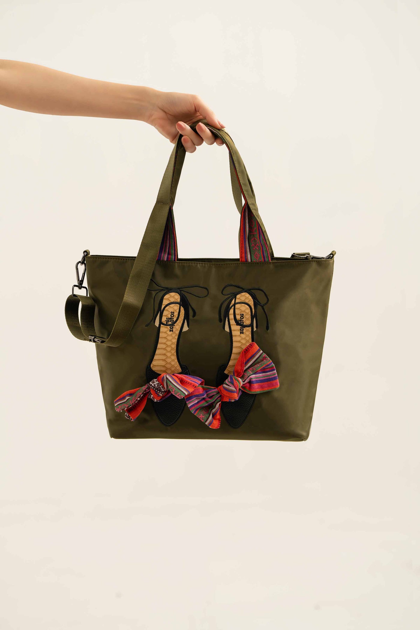 https://cdn.shopify.com/s/files/1/0534/2065/4791/files/000440872104-_1_0da3eff1-9412-41a6-8b73-b174f595a66c.jpg?v=1747385520