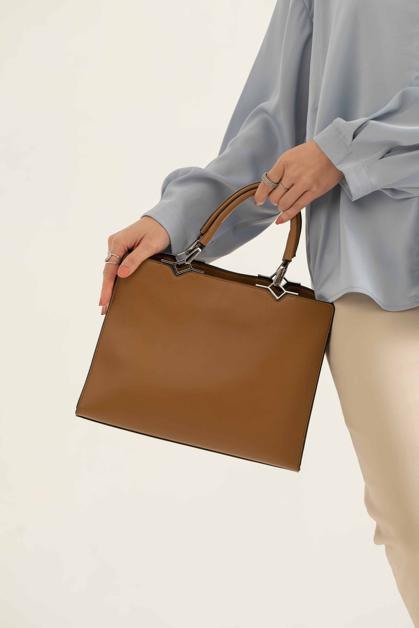 https://cdn.shopify.com/s/files/1/0534/2065/4791/files/000440962113-_4_a59c89d4-01d5-4054-a447-f5bf4da45cdb.jpg?v=1747385526