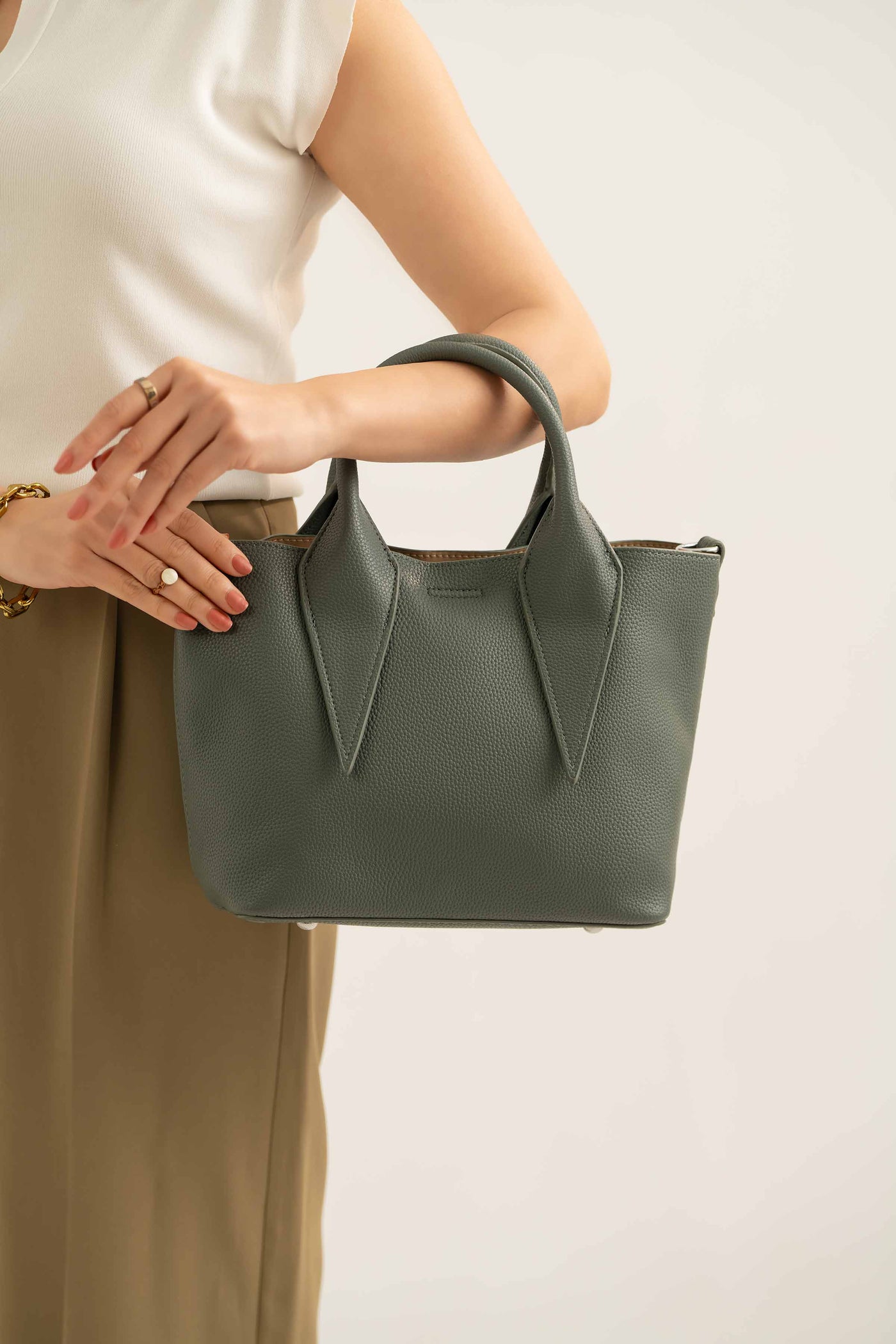 https://cdn.shopify.com/s/files/1/0534/2065/4791/files/000440972104-_2_0dcbfc75-48cd-4ada-a481-ff6f5f5eb9e0.jpg?v=1747385517