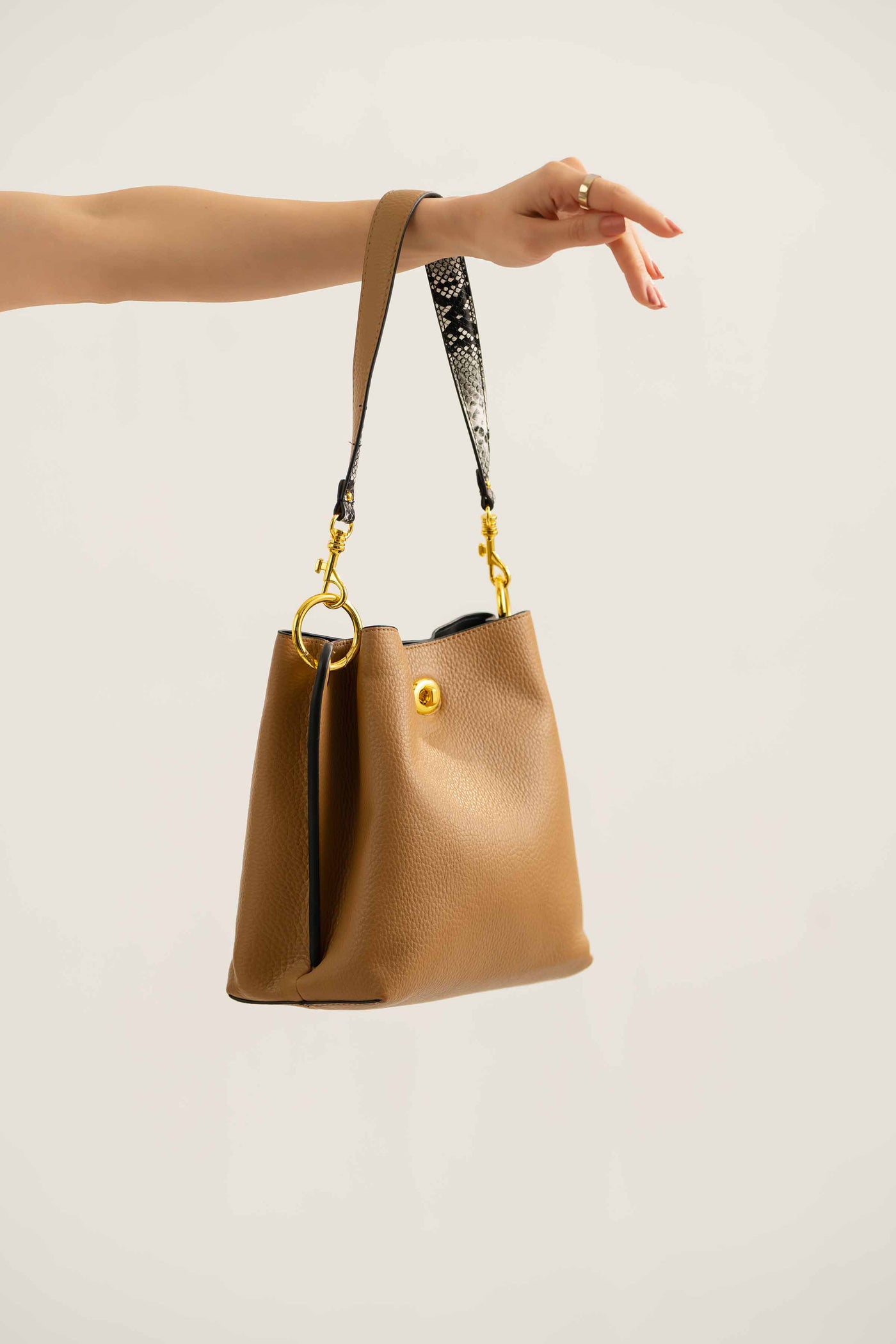 https://cdn.shopify.com/s/files/1/0534/2065/4791/files/000441002113-_2_019734df-88b7-4e0b-82a8-0acb55979620.jpg?v=1747385525