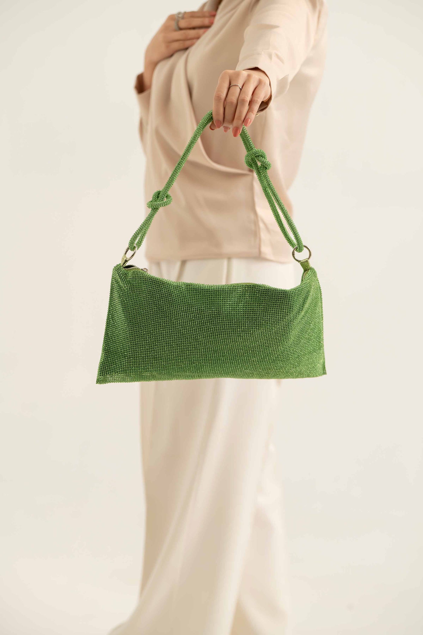 https://cdn.shopify.com/s/files/1/0534/2065/4791/files/000441142104-_3_b9539f60-0a98-43e7-abe1-e23afae0d5f6.jpg?v=1747385583