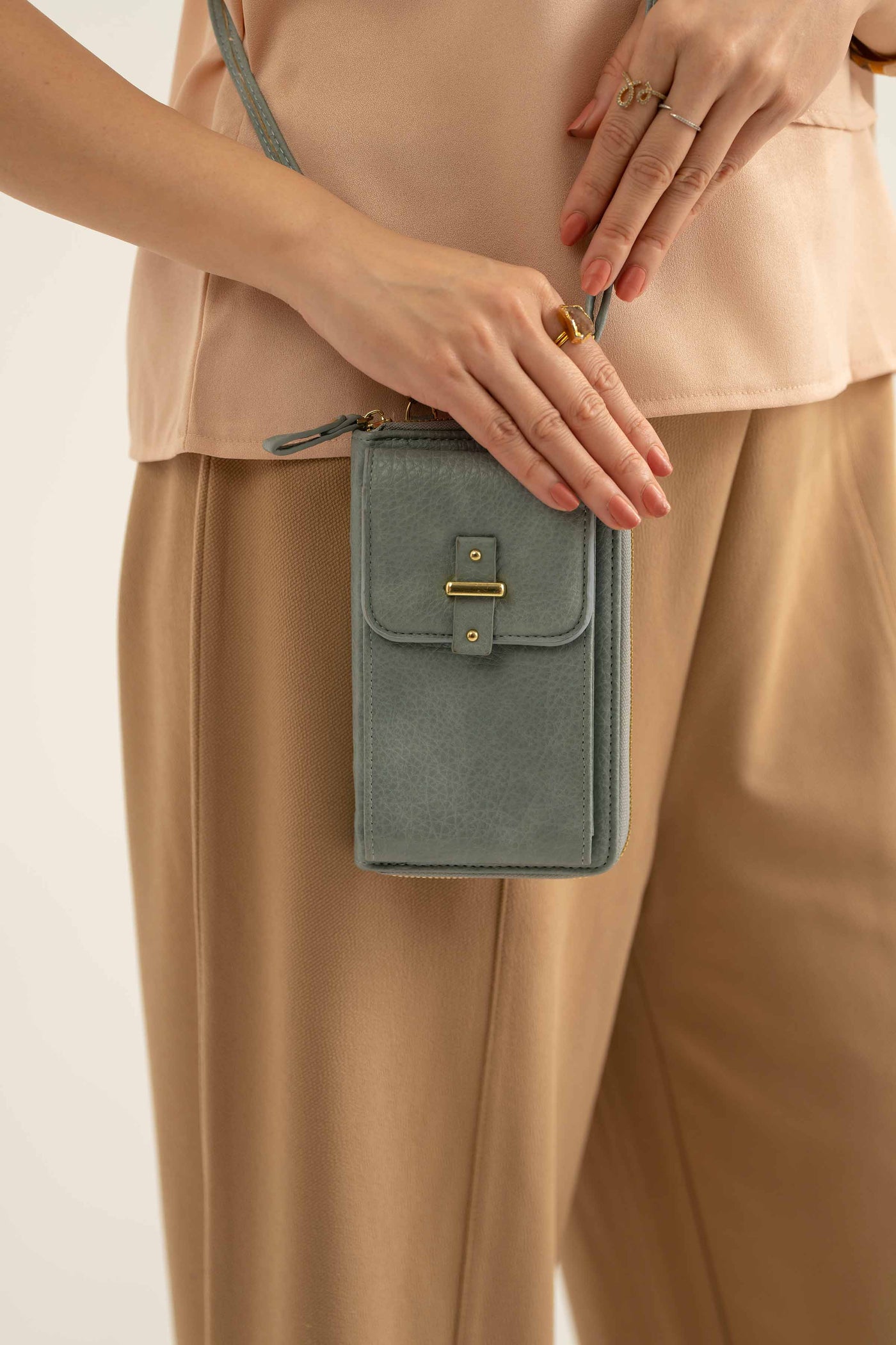 https://cdn.shopify.com/s/files/1/0534/2065/4791/files/000441382108-_1_c27fc307-672b-456e-beac-8f44dcaa9ad0.jpg?v=1747385547