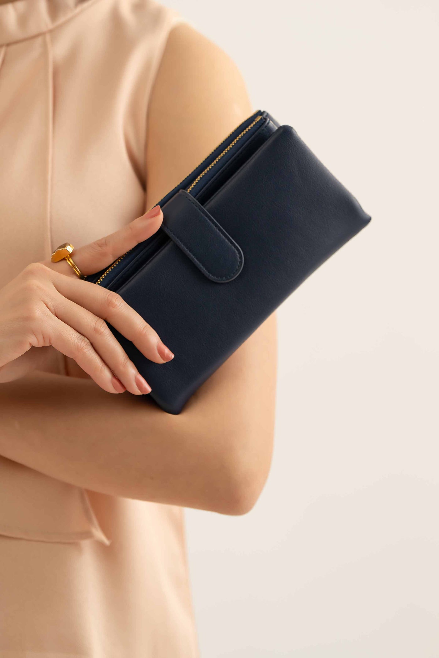 https://cdn.shopify.com/s/files/1/0534/2065/4791/files/000441452121-_1_e2873707-8179-4244-99d2-ff202735ca6b.jpg?v=1747385446