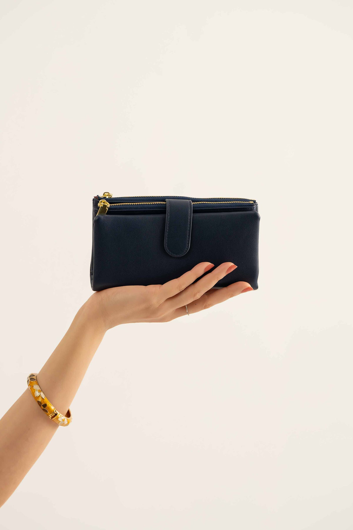 https://cdn.shopify.com/s/files/1/0534/2065/4791/files/000441452121-_2_a1dbbad3-6eb0-4cf5-8617-caecbeec5465.jpg?v=1747385446