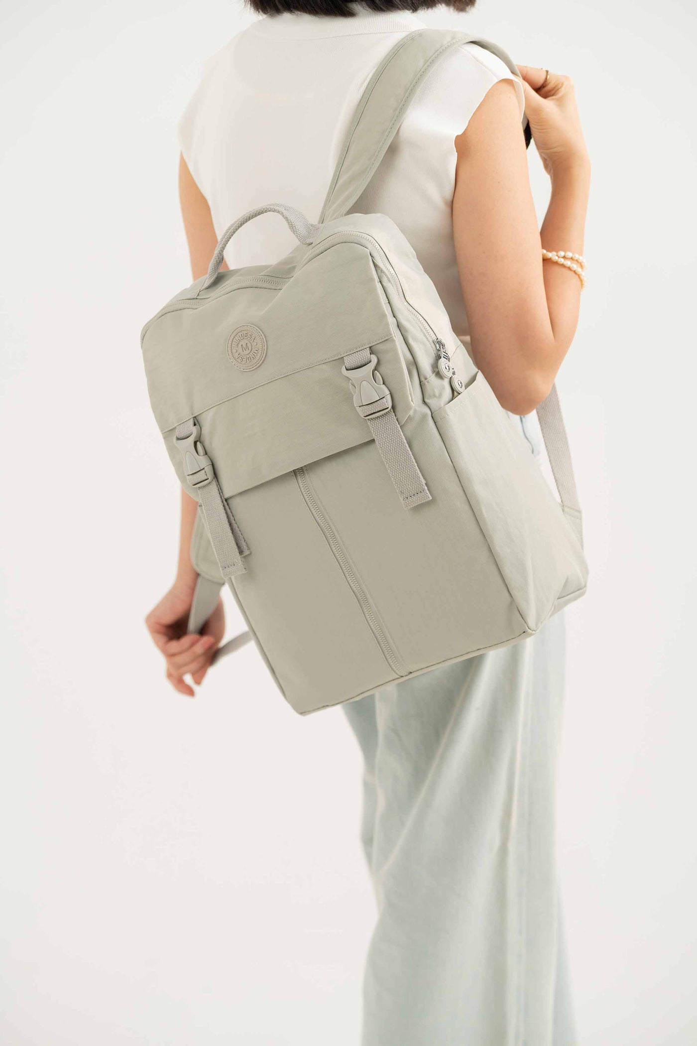 https://cdn.shopify.com/s/files/1/0534/2065/4791/files/000441612111-_4.jpg?v=1747385605