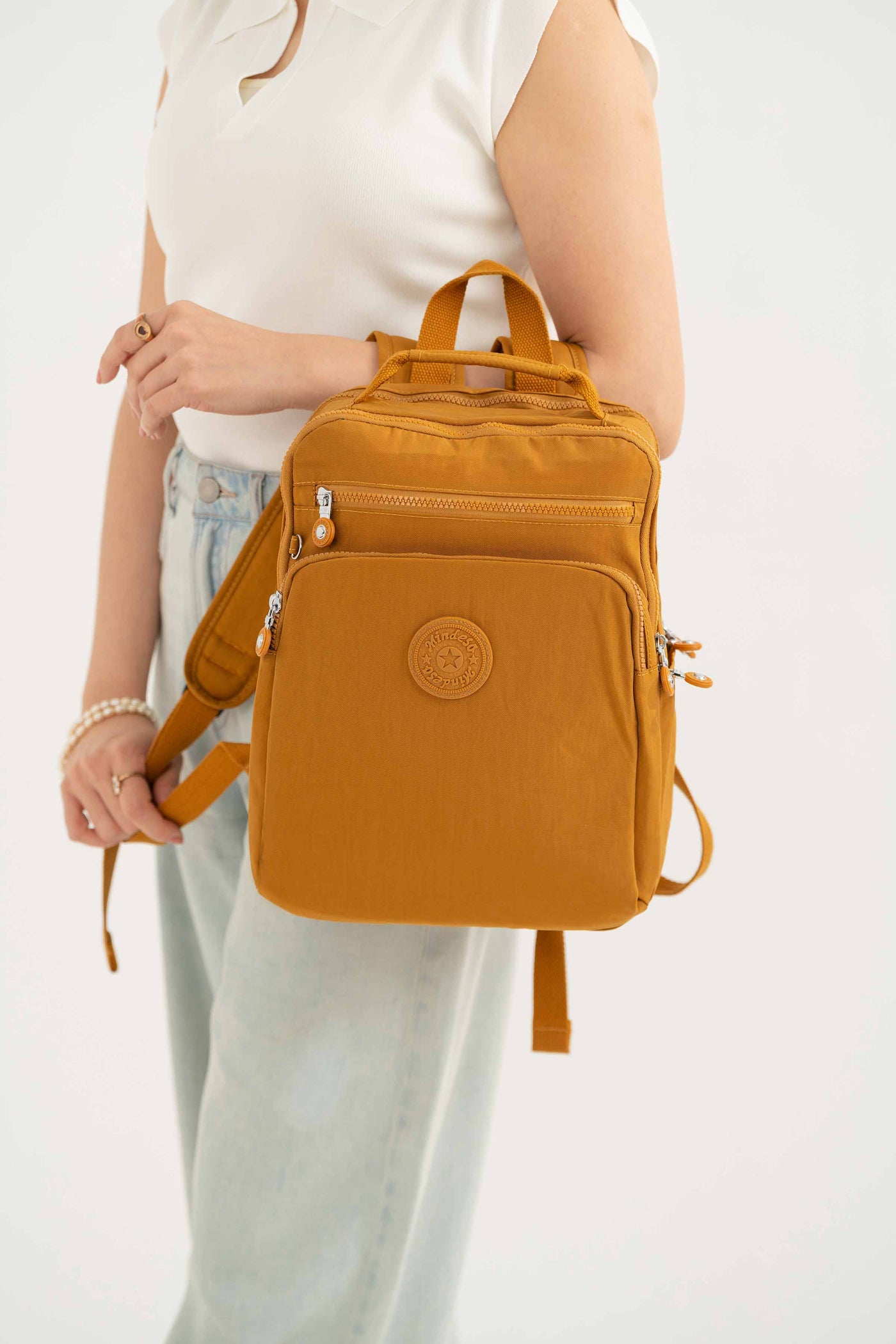 https://cdn.shopify.com/s/files/1/0534/2065/4791/files/000441682130-_3_940a8cf9-f4ca-4a24-81f9-5981bf9b7457.jpg?v=1747385600