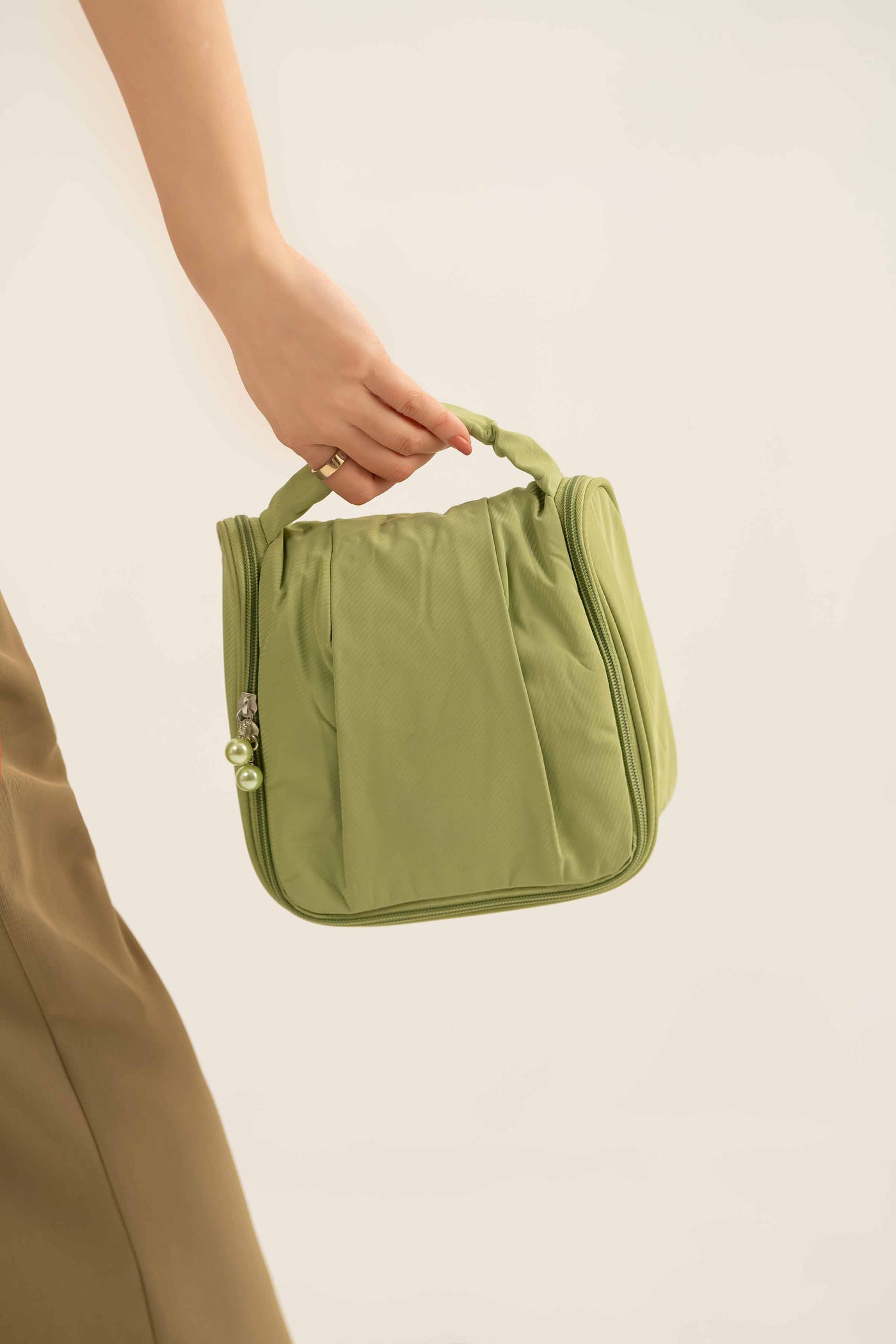 https://cdn.shopify.com/s/files/1/0534/2065/4791/files/000441852104-_1_664ae742-e2a8-4edf-80f1-781173137b77.jpg?v=1747385484