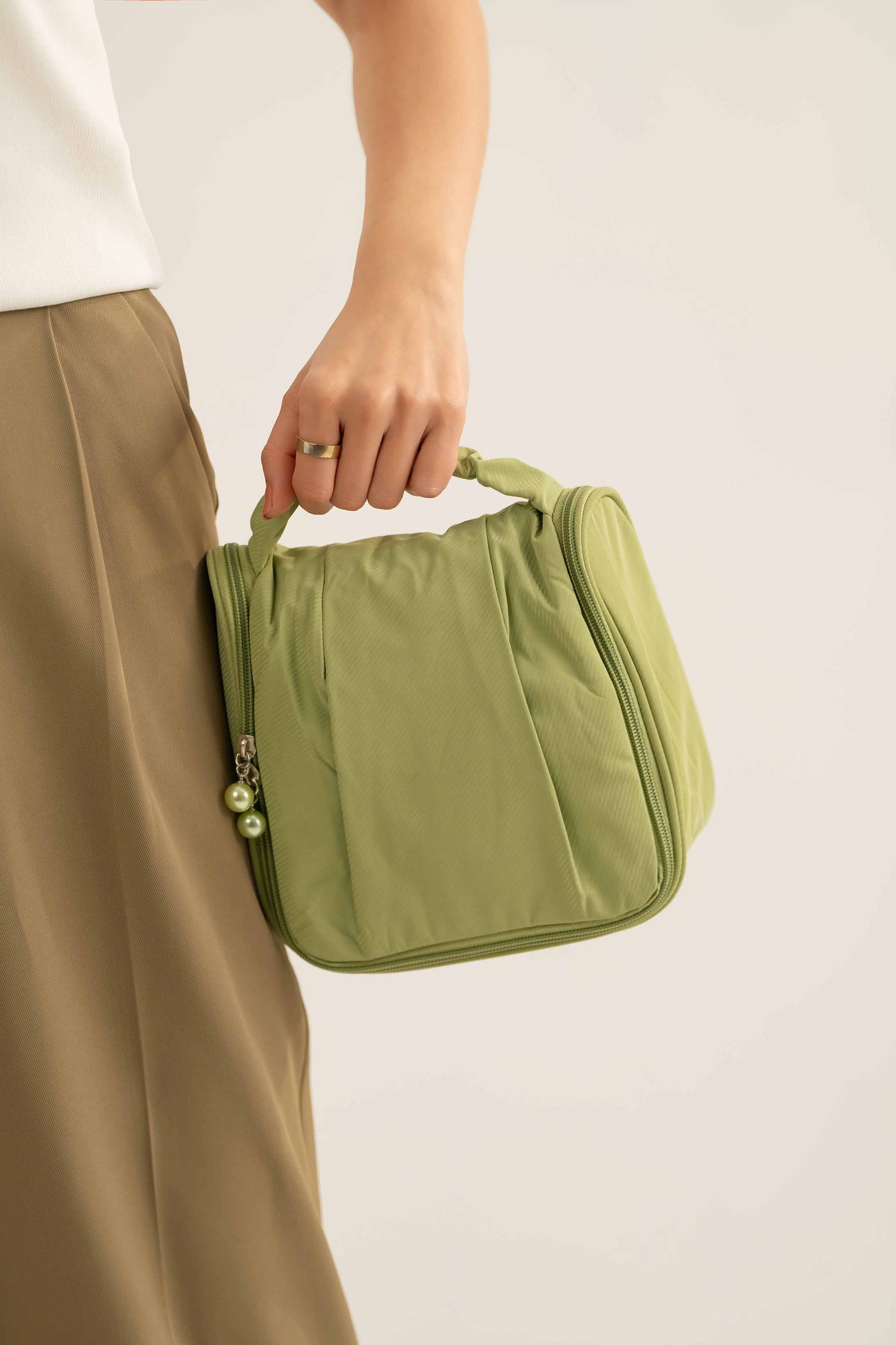 https://cdn.shopify.com/s/files/1/0534/2065/4791/files/000441852104-_3_a15c2acc-809b-461c-b673-1d76a72ac52d.jpg?v=1747385484